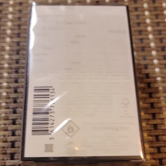 Yves Saint Laurent Libre Le Parfum Gold and Black - Picture 3 of 4